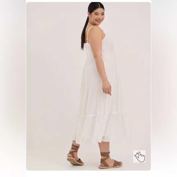 TORRID Maxi Chiffon And Lurex Tiered Dress , white & gold , size 1/1X/14-16. - Picture 3 of 11